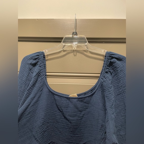 Universal Thread Top - Picture 2 of 6